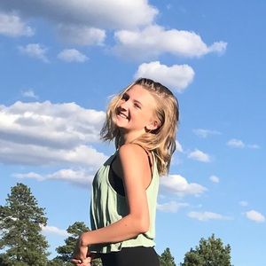 Meet your Posher, Avery